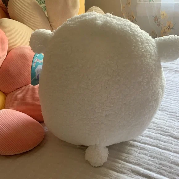 Sophie from the fuzzamallow collection from squishmallows